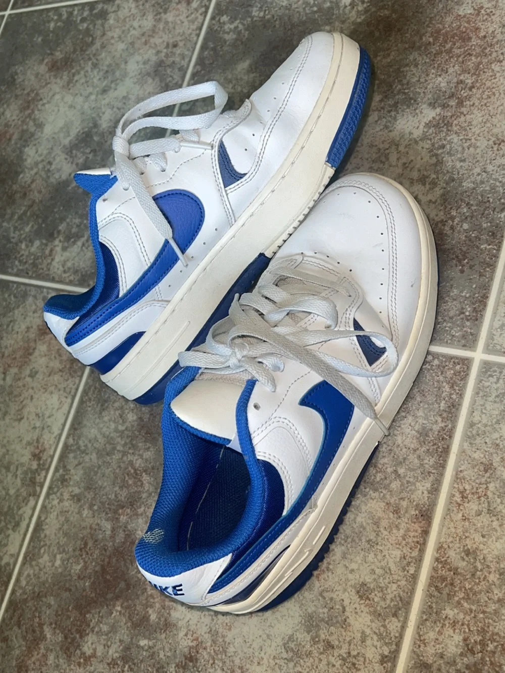 Nike Gamma Force Women’s 9 White Game Royal Blue Sneakers